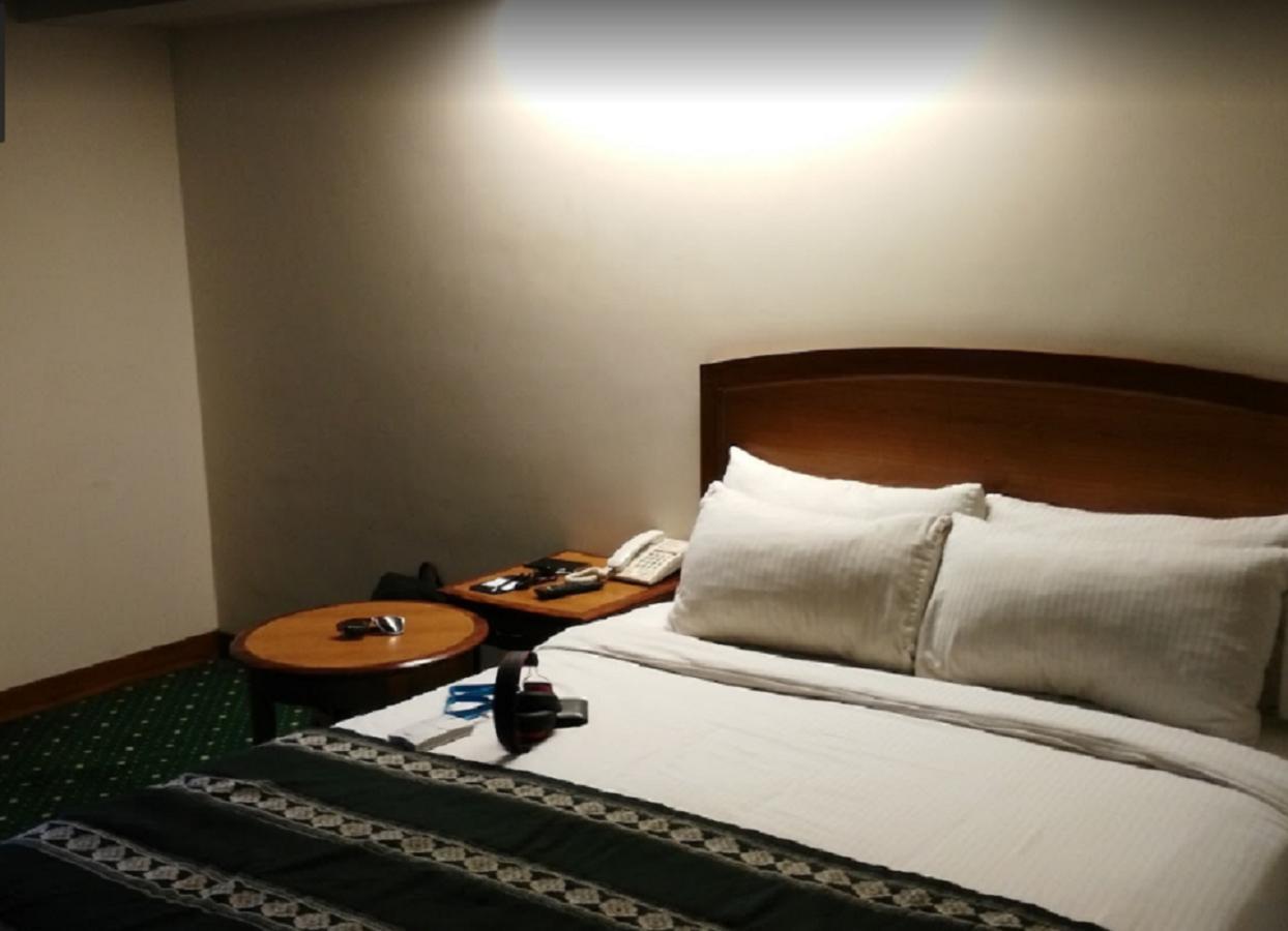 Embassy Inn, كراتشي المظهر الخارجي الصورة