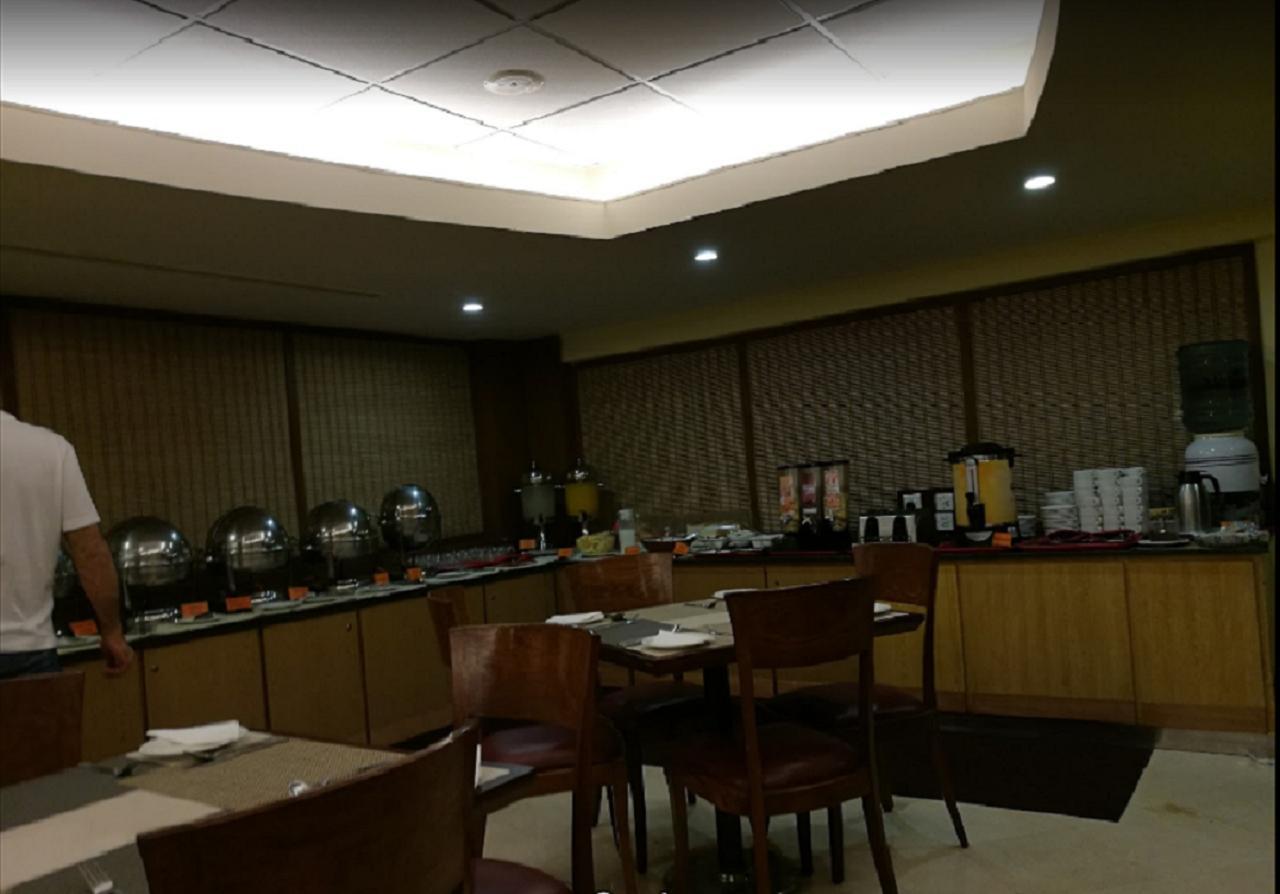 Embassy Inn, كراتشي المظهر الخارجي الصورة